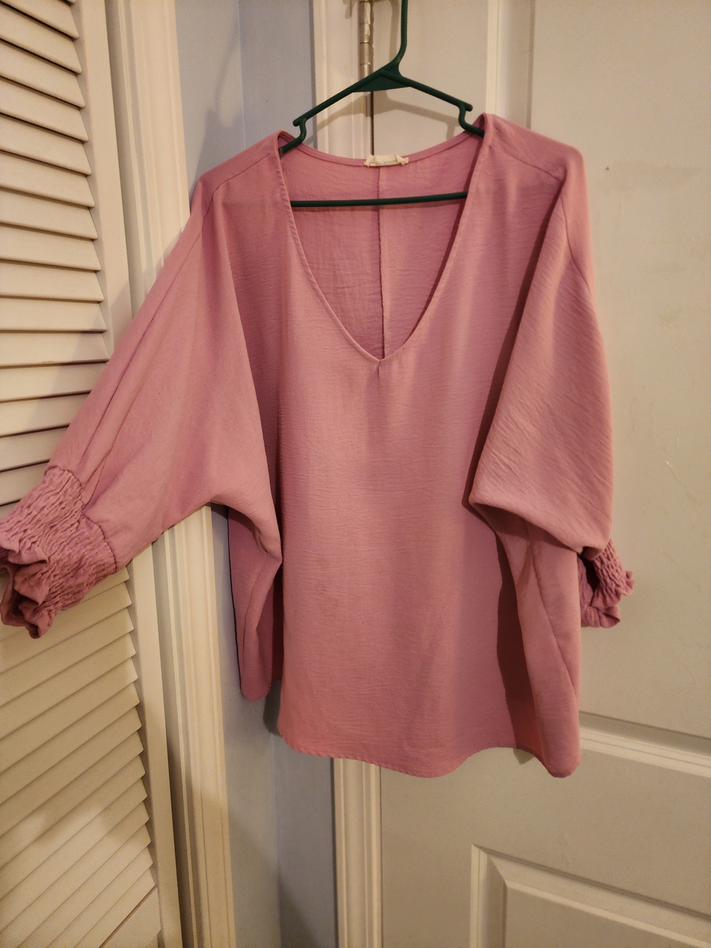 eesome Dusty Rose V-Neck Balloon Sleeve Blouse